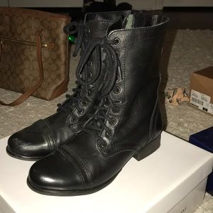 STEVE MADDEN TROOPA BOOTS